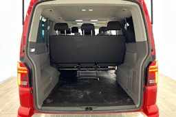 punainen Volkswagen Caravelle 2020 kuva 21.