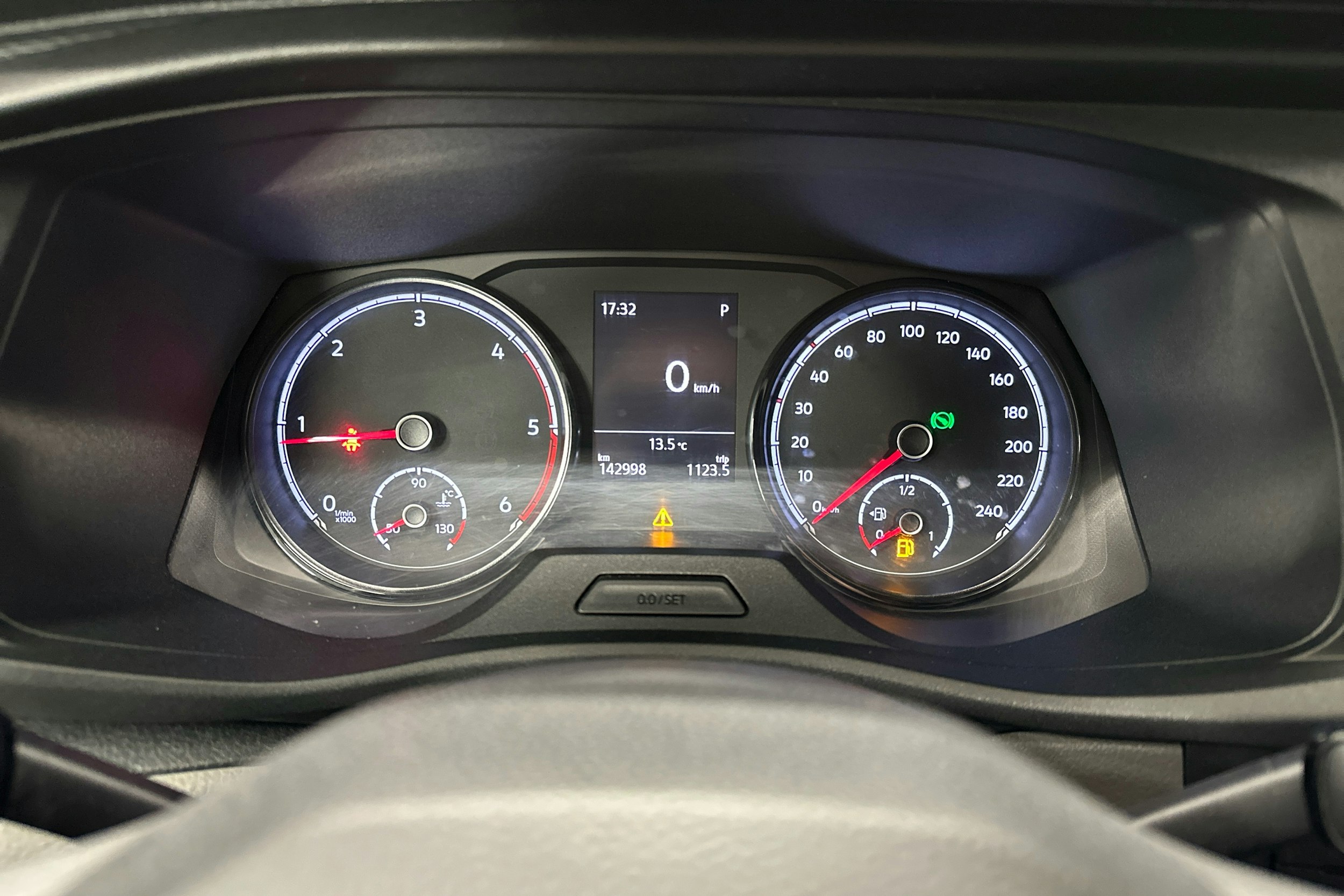 valkoinen Volkswagen Caravelle 2020 kuva 13.