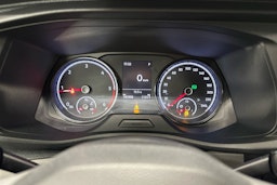valkoinen Volkswagen Caravelle 2020 kuva 13.