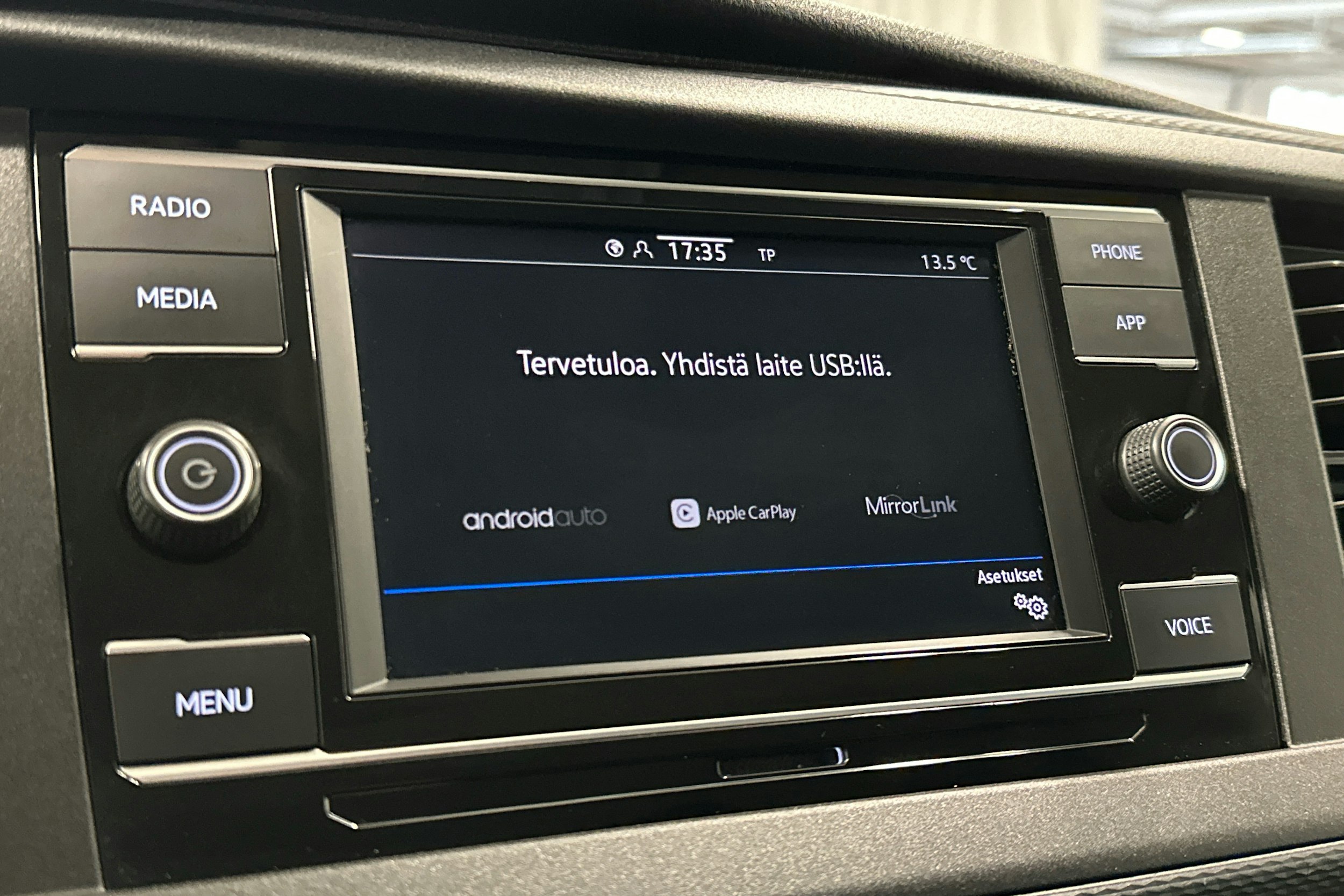 valkoinen Volkswagen Caravelle 2020 kuva 19.