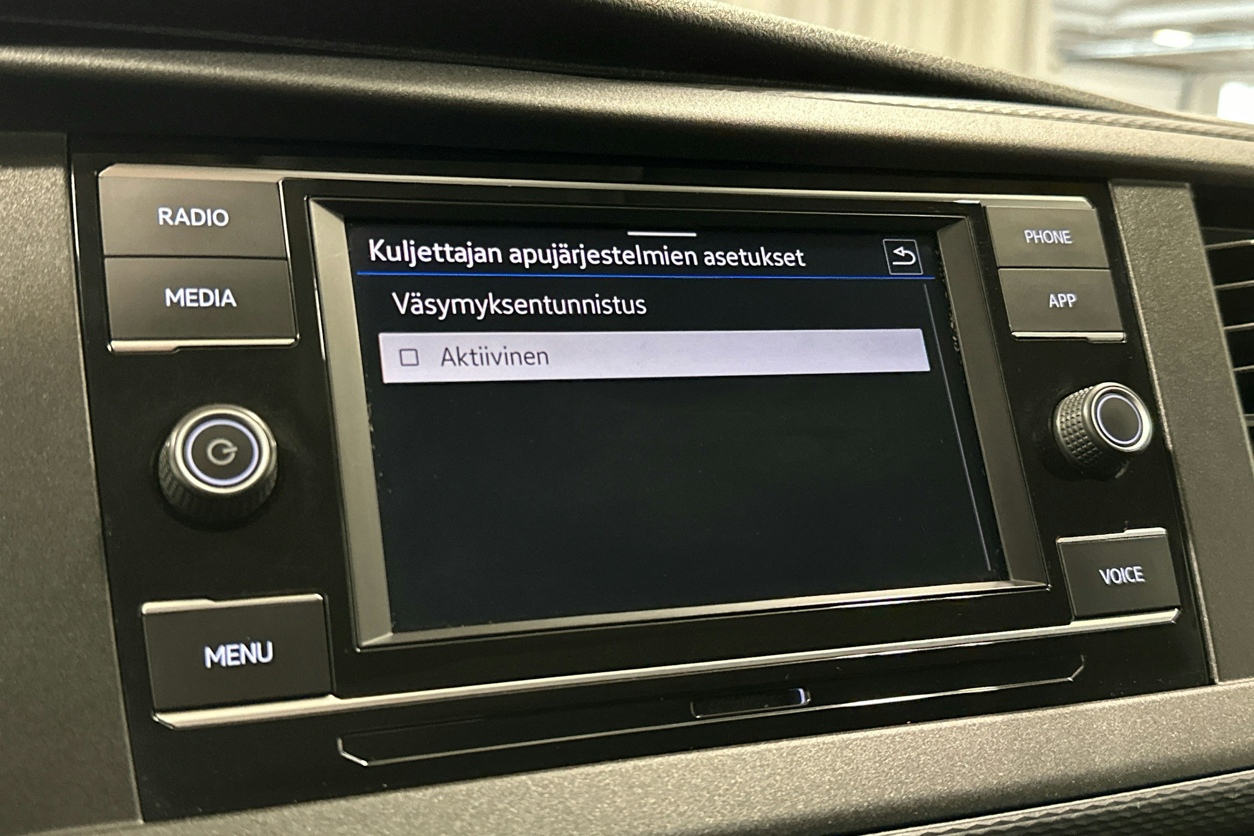 valkoinen Volkswagen Caravelle 2020 kuva 20.