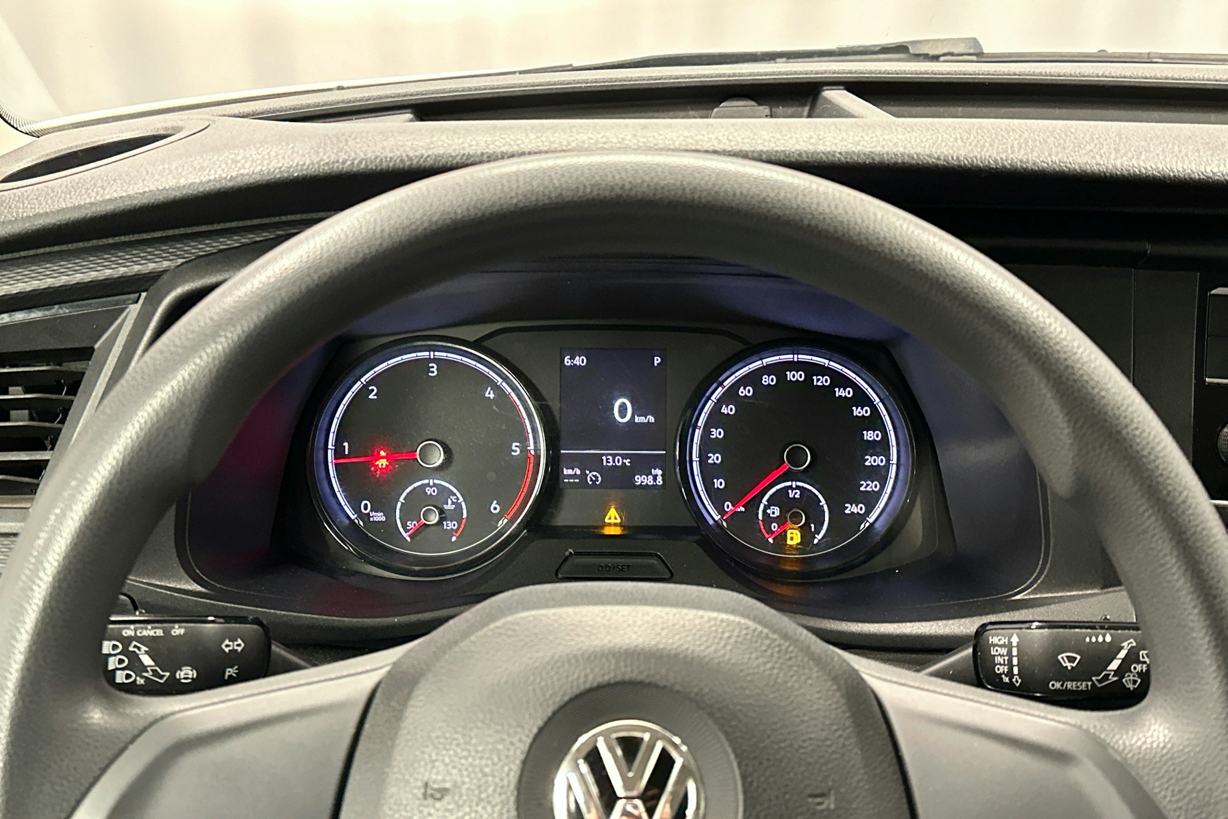 valkoinen Volkswagen Caravelle 2020 kuva 8.