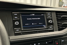 valkoinen Volkswagen Caravelle 2020 kuva 10.