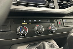 valkoinen Volkswagen Caravelle 2020 kuva 12.