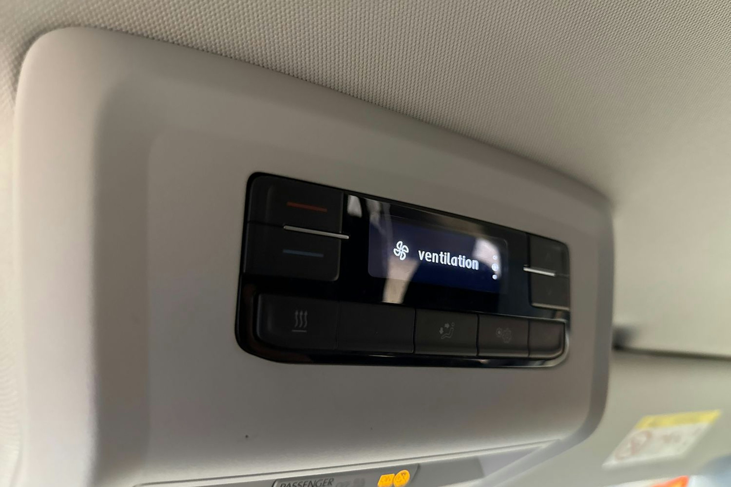 valkoinen Volkswagen Caravelle 2020 kuva 23.