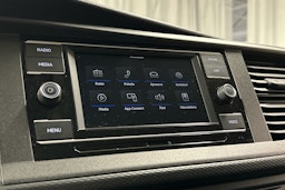 valkoinen Volkswagen Caravelle 2020 kuva 15.