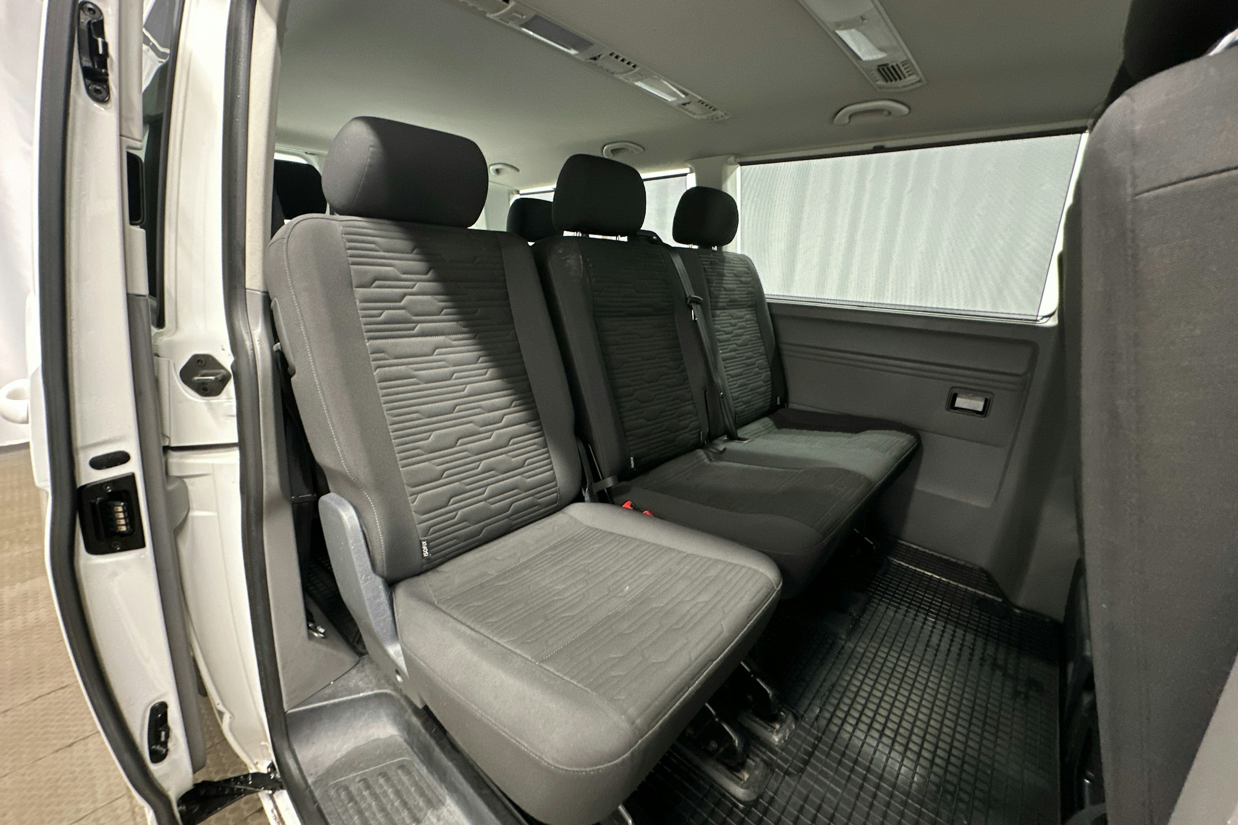 valkoinen Volkswagen Caravelle 2020 kuva 18.
