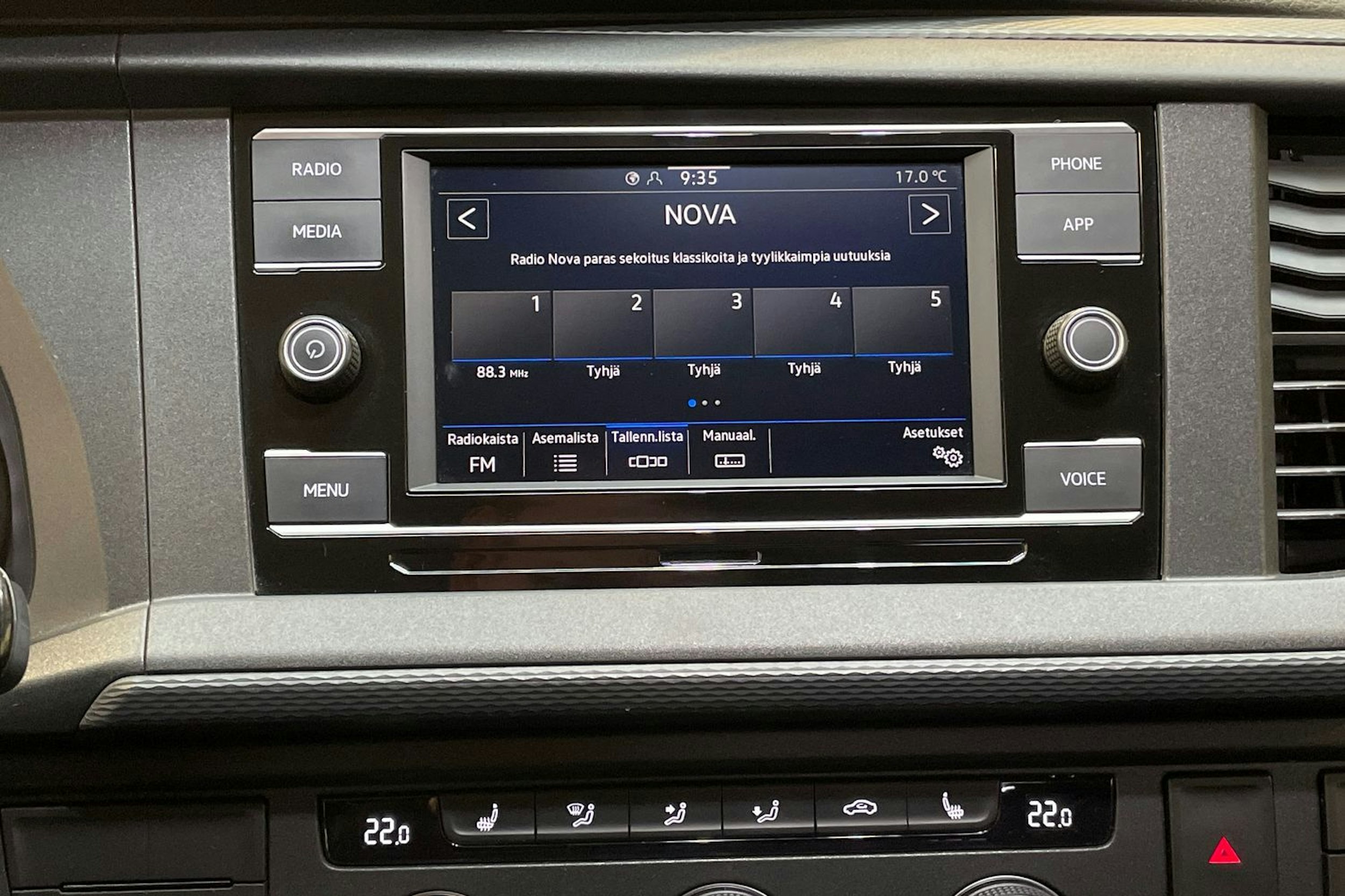 ruskea (beige) Volkswagen Caravelle 2020 kuva 21.