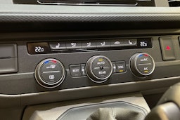 ruskea (beige) Volkswagen Caravelle 2020 kuva 22.