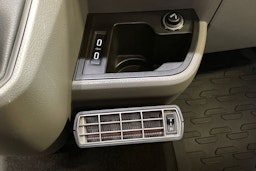 ruskea (beige) Volkswagen Caravelle 2020 kuva 23.