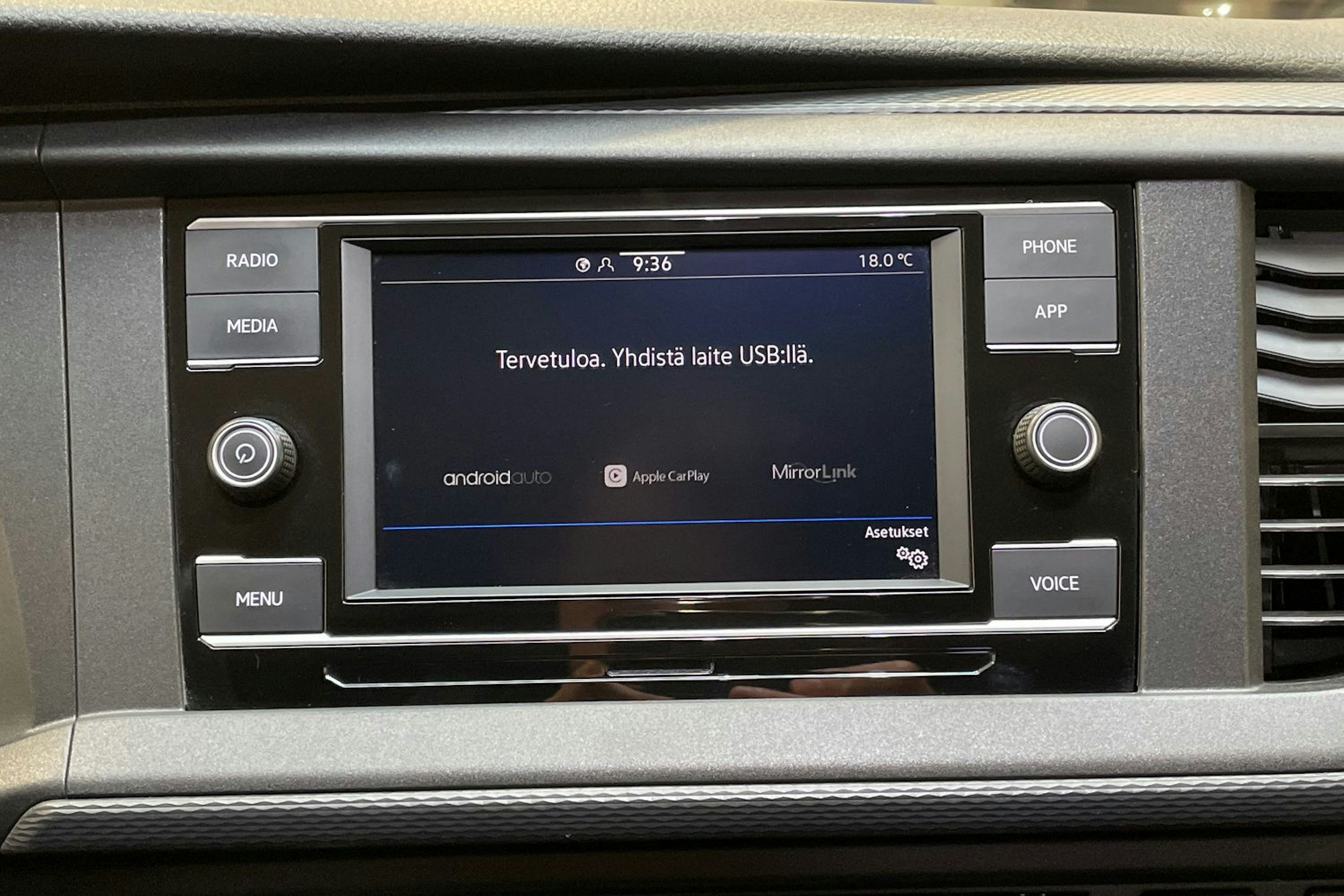 ruskea (beige) Volkswagen Caravelle 2020 kuva 26.
