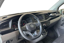 valkoinen Volkswagen Caravelle 2020 kuva 3.