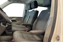 valkoinen Volkswagen Caravelle 2020 kuva 8.