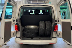 valkoinen Volkswagen Caravelle 2020 kuva 11.