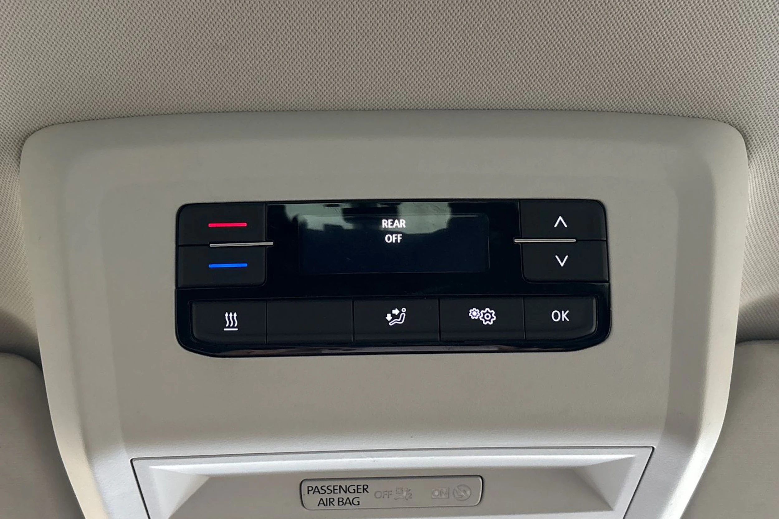 valkoinen Volkswagen Caravelle 2020 kuva 14.