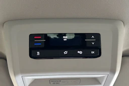 valkoinen Volkswagen Caravelle 2020 kuva 14.