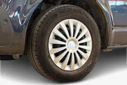 sininen Volkswagen Caravelle 2020 kuva 12.