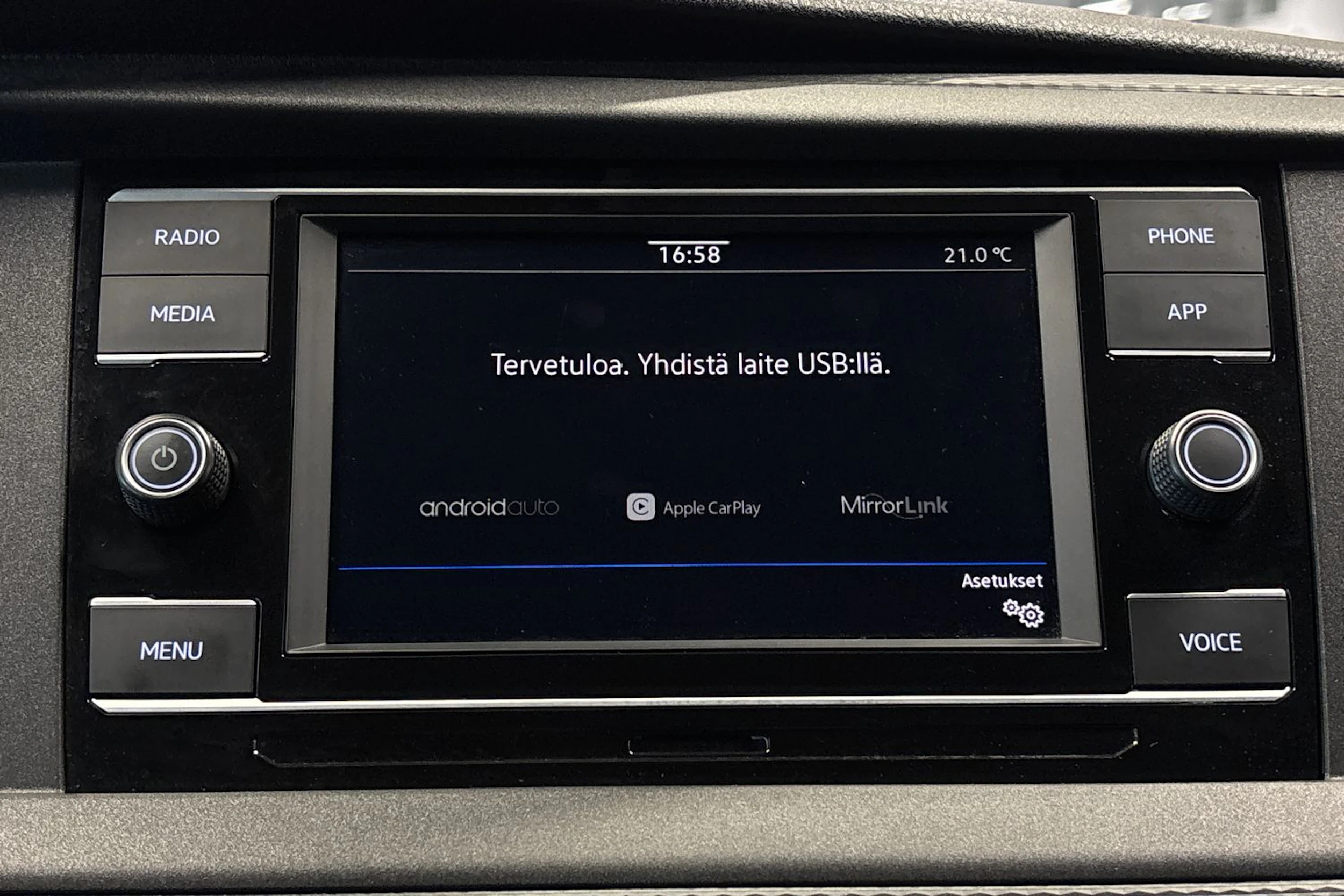sininen Volkswagen Caravelle 2020 kuva 21.