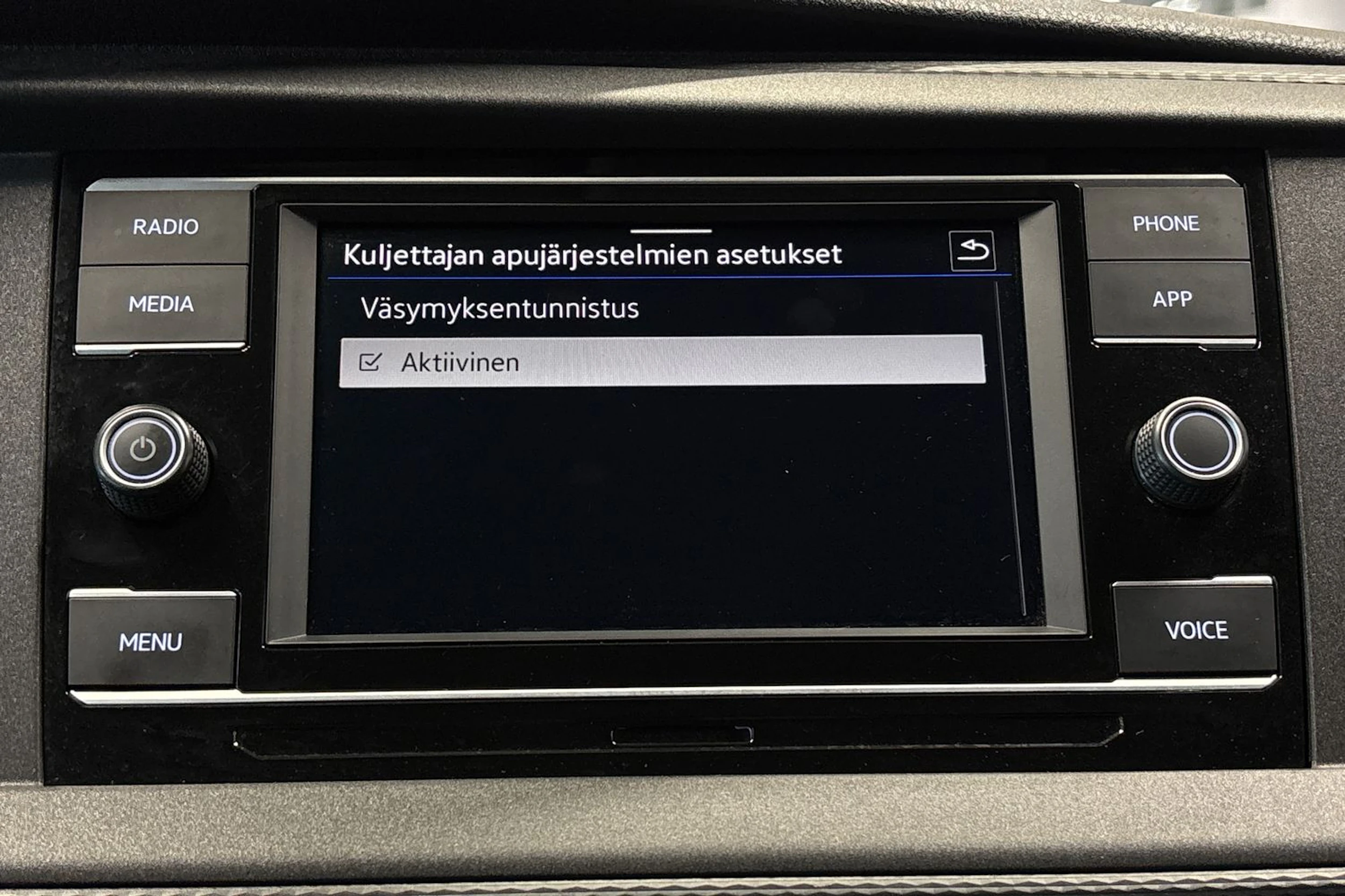 sininen Volkswagen Caravelle 2020 kuva 22.