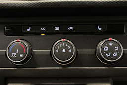 sininen Volkswagen Caravelle 2020 kuva 25.