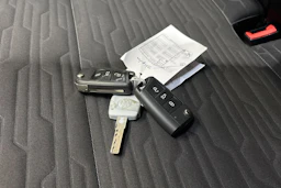 sininen Volkswagen Caravelle 2020 kuva 32.