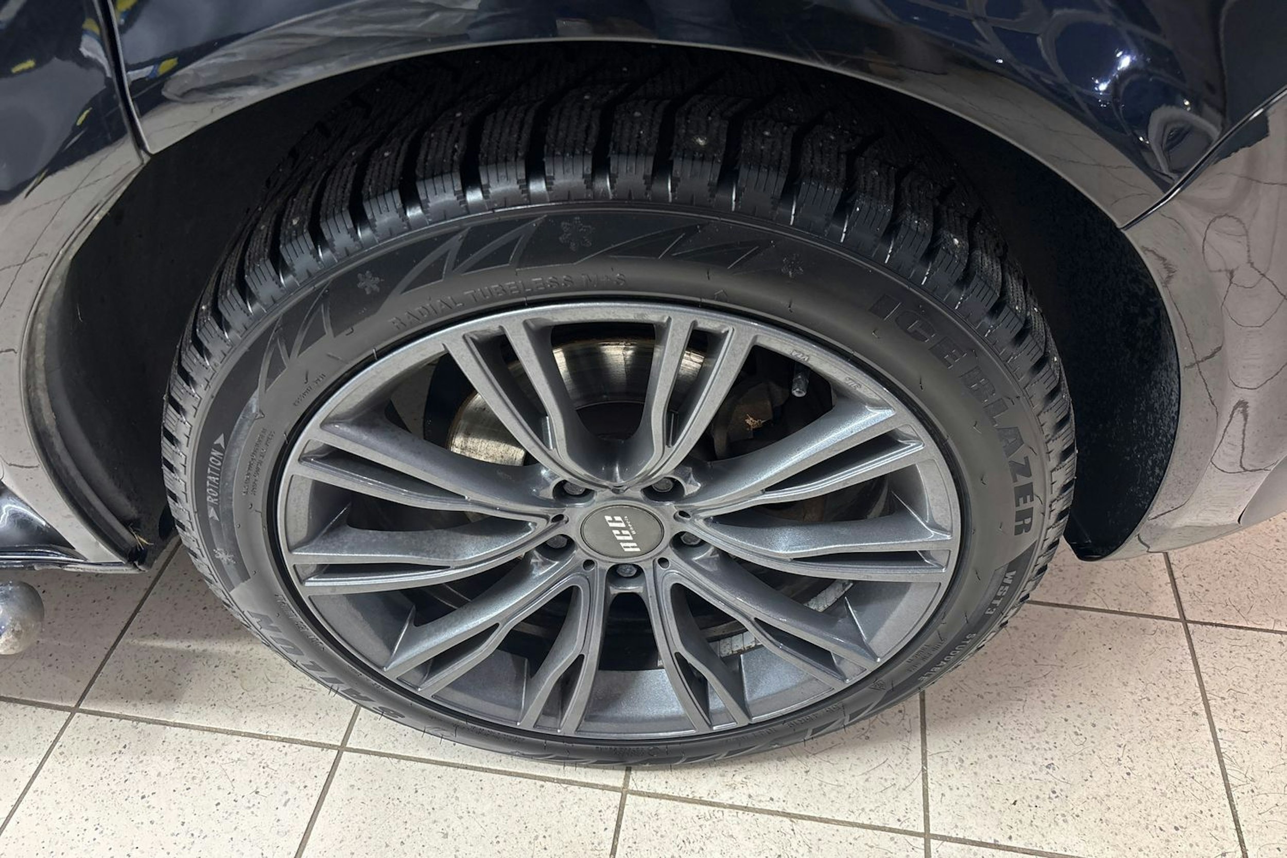 Musta Volkswagen CARAVELLE 2020 kuva 11.