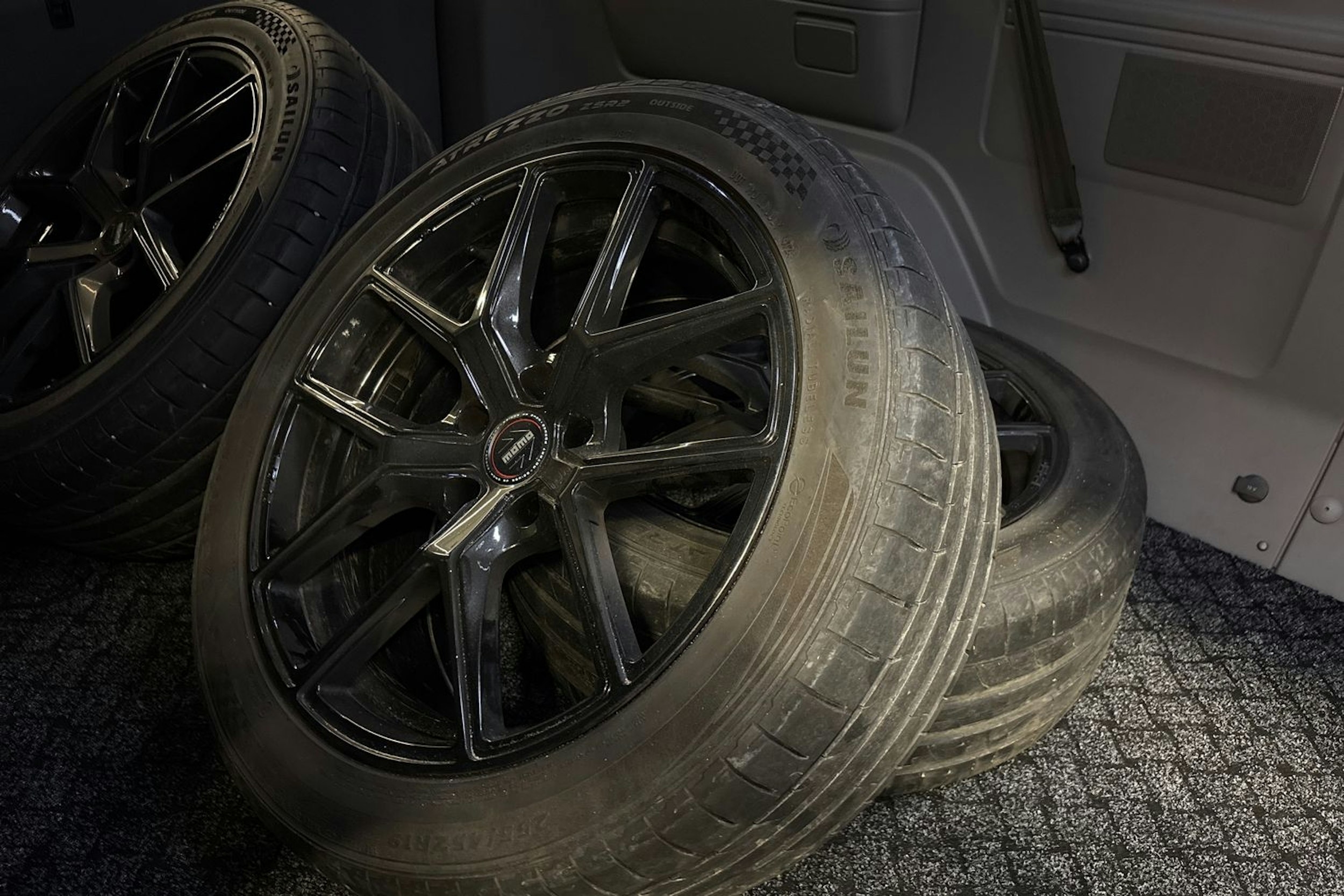 Musta Volkswagen CARAVELLE 2020 kuva 15.