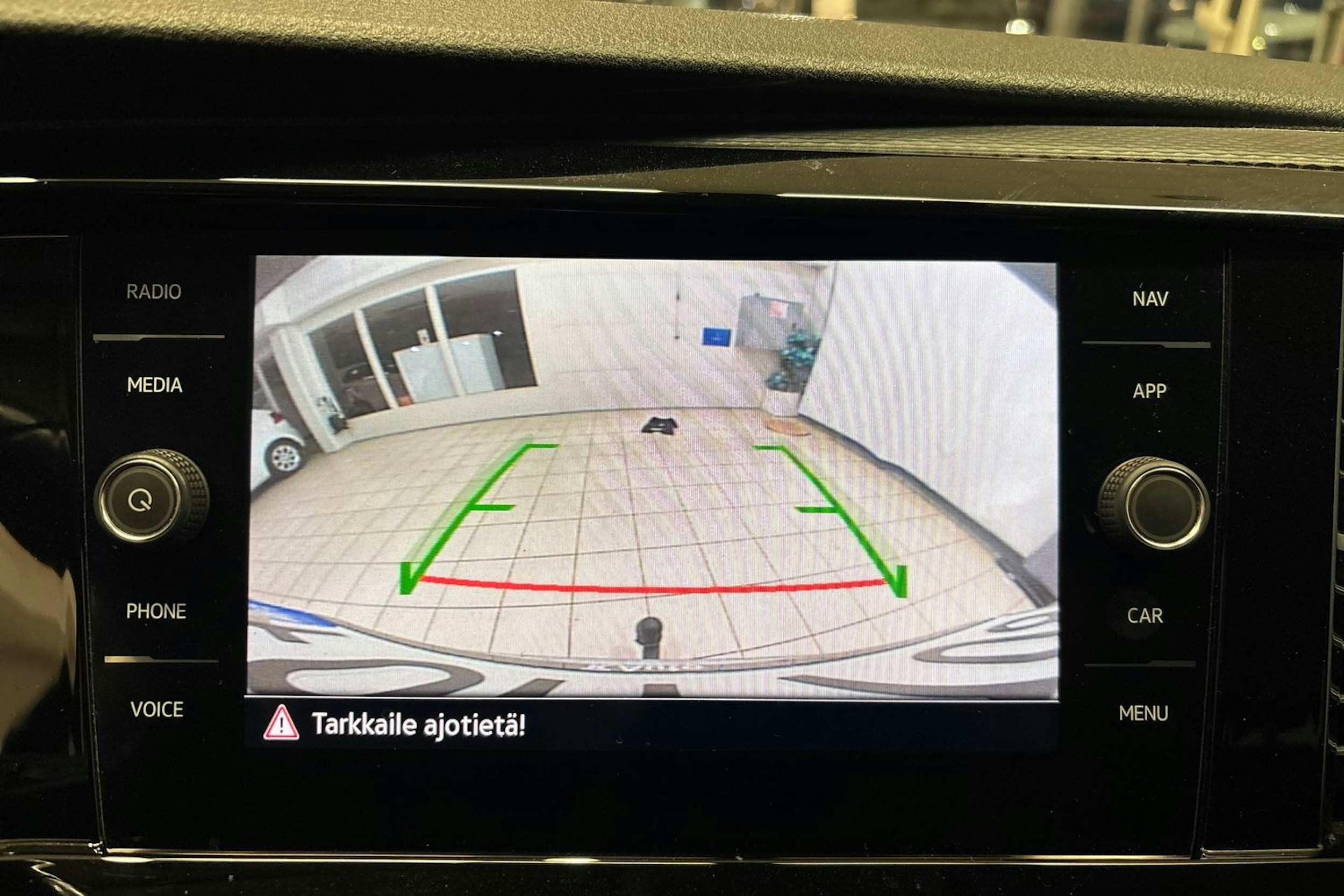 Musta Volkswagen CARAVELLE 2020 kuva 22.