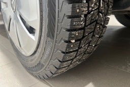 Valkoinen Volkswagen Caravelle 2020 kuva 24.