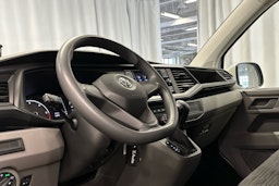 valkoinen Volkswagen Caravelle 2020 kuva 6.
