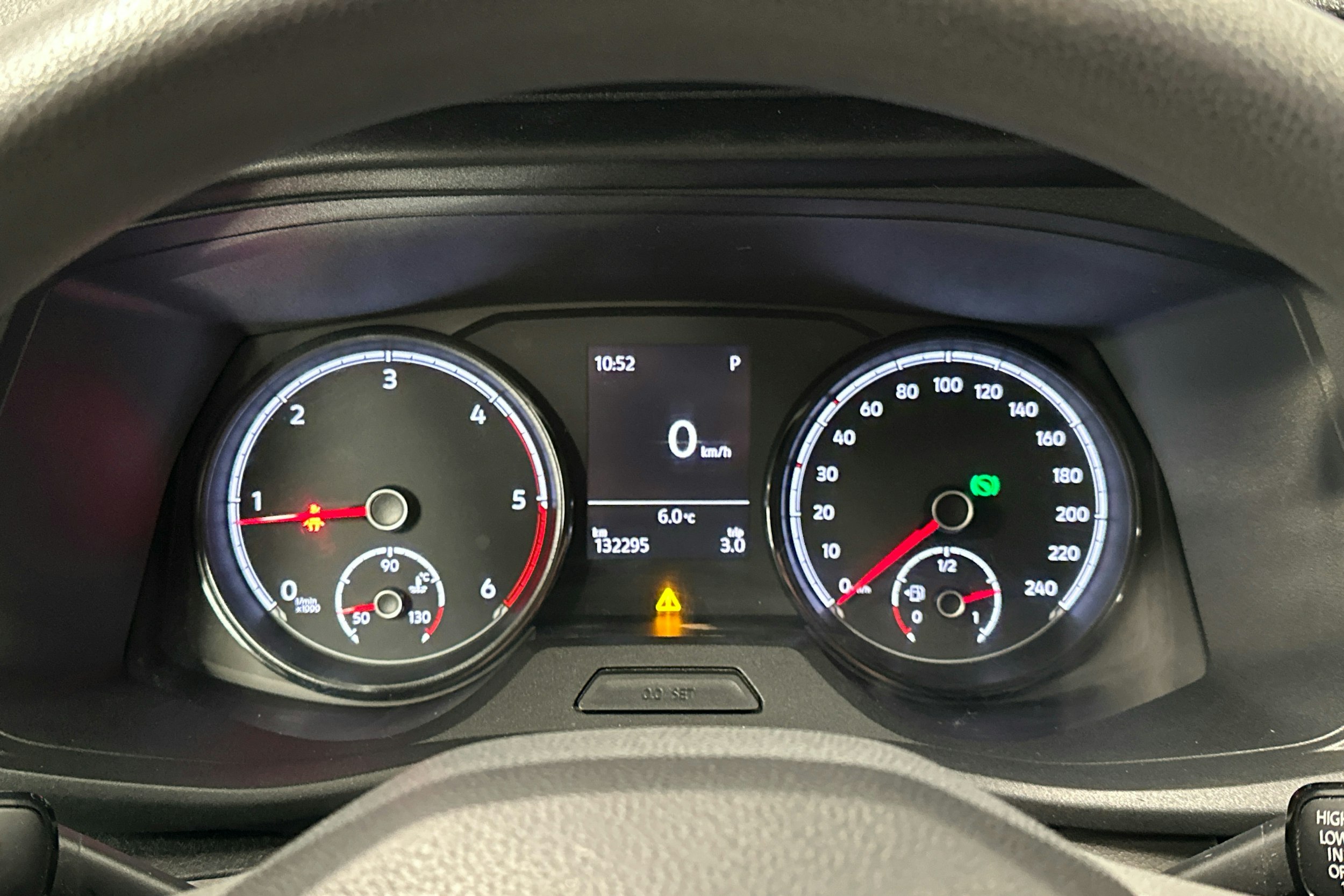 valkoinen Volkswagen Caravelle 2020 kuva 14.