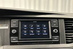 valkoinen Volkswagen Caravelle 2020 kuva 17.