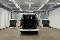 valkoinen Volkswagen Caravelle 2020 kuva 20.