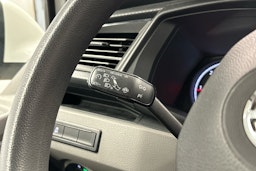 valkoinen Volkswagen Caravelle 2020 kuva 7.