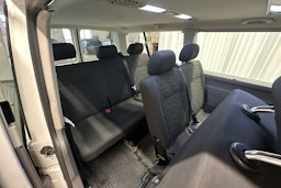 valkoinen Volkswagen Caravelle 2020 kuva 17.
