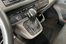 valkoinen Volkswagen Caravelle 2020 kuva 21.