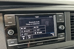 valkoinen Volkswagen Caravelle 2020 kuva 23.