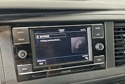 valkoinen Volkswagen Caravelle 2020 kuva 25.