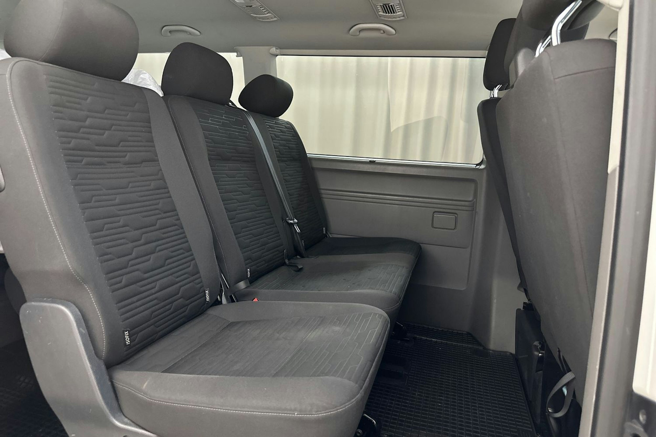 valkoinen Volkswagen Caravelle 2020 kuva 26.