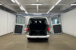 valkoinen Volkswagen Caravelle 2020 kuva 13.
