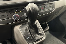 valkoinen Volkswagen Caravelle 2020 kuva 18.