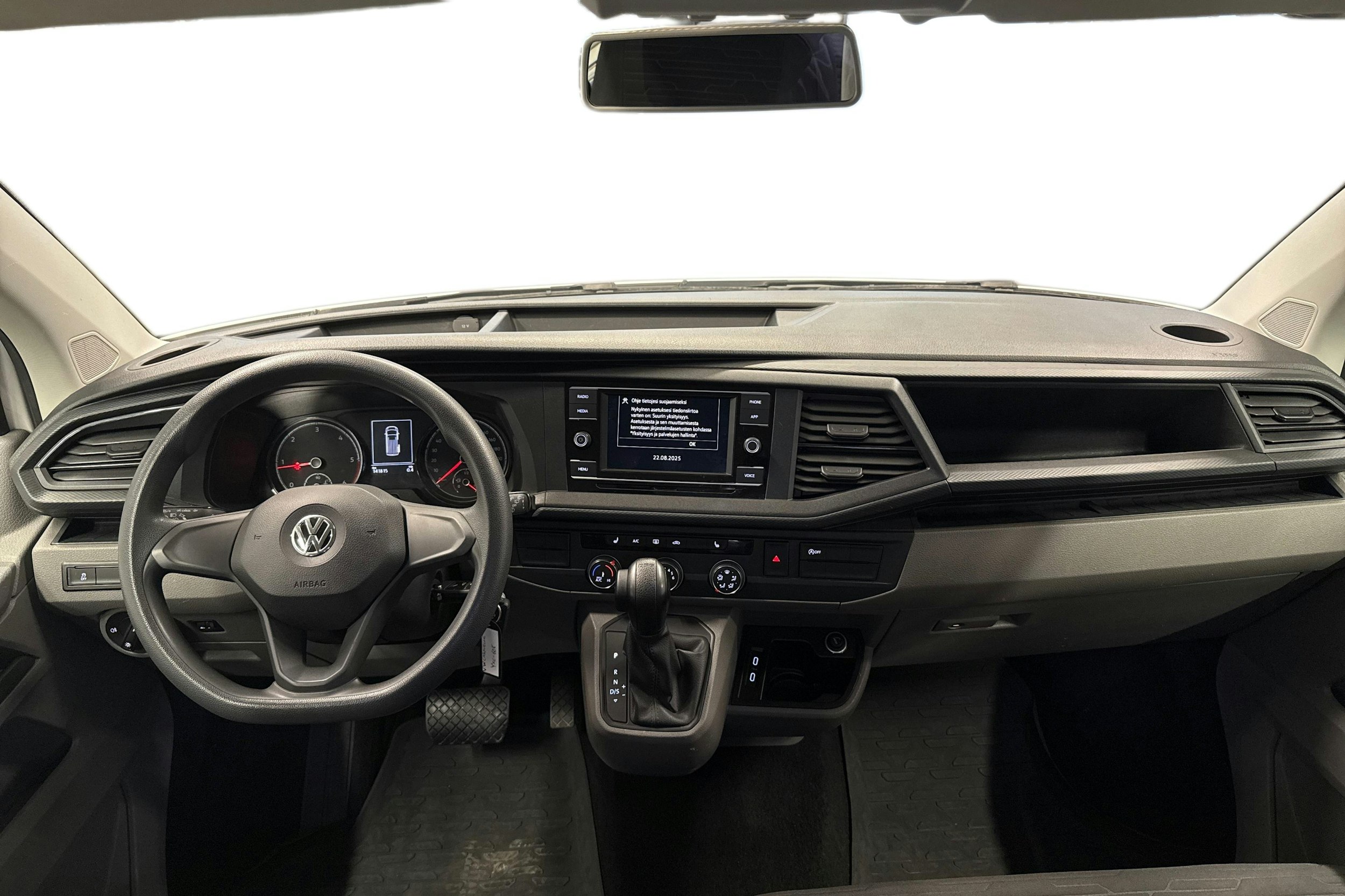valkoinen Volkswagen Caravelle 2020 kuva 7.