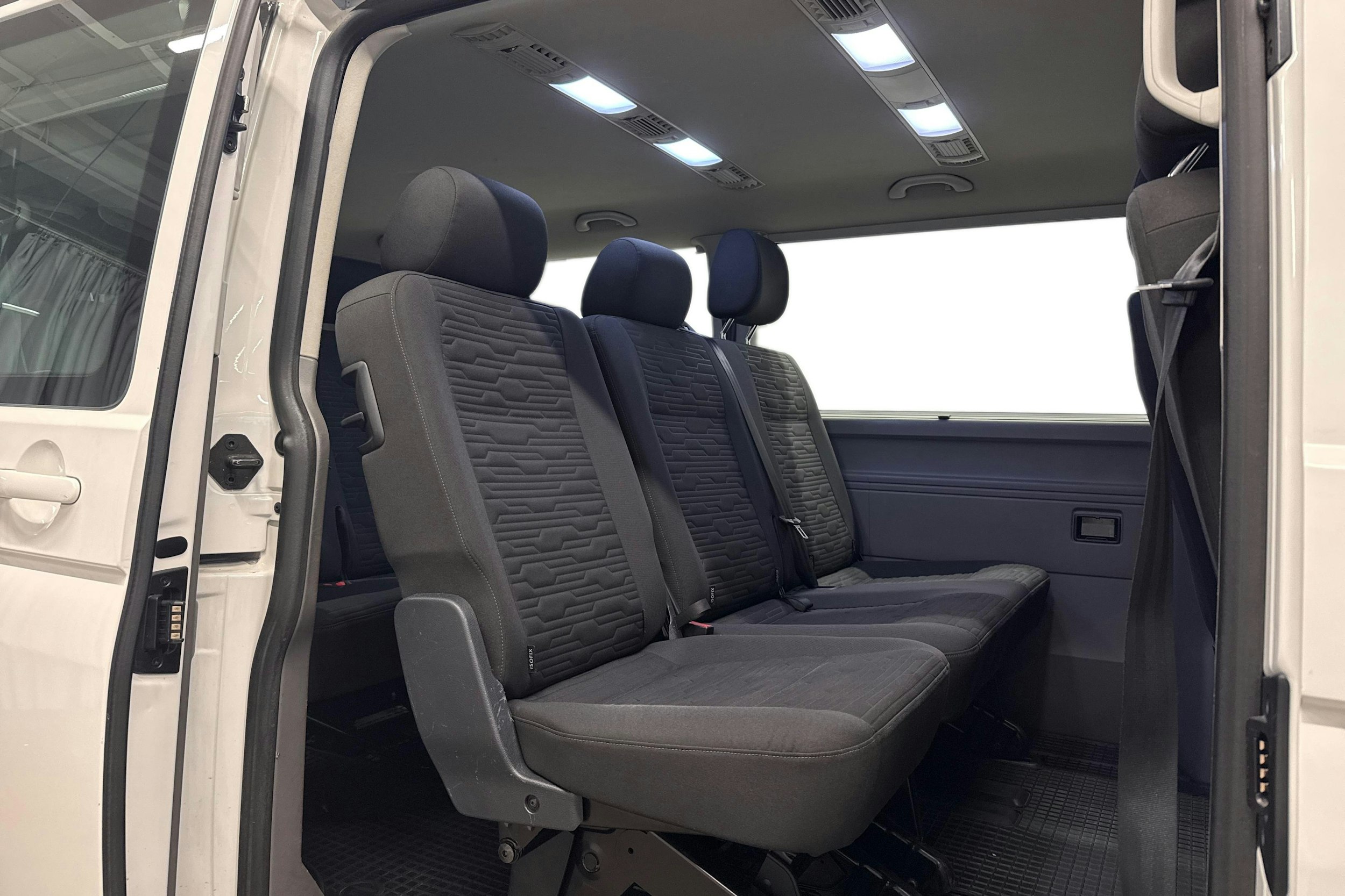 valkoinen Volkswagen Caravelle 2020 kuva 8.