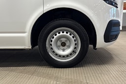 valkoinen Volkswagen Caravelle 2020 kuva 10.