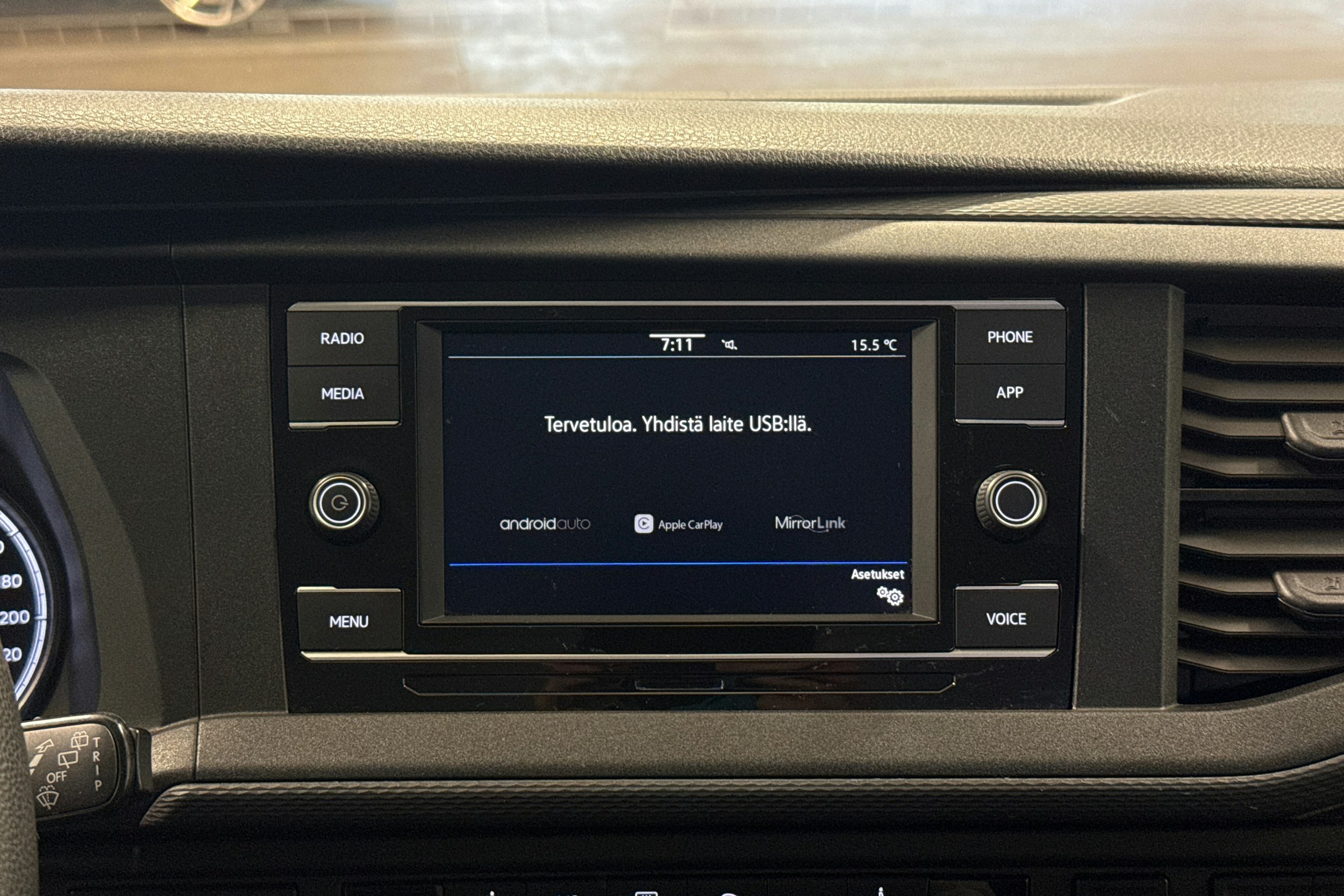 valkoinen Volkswagen Caravelle 2020 kuva 14.