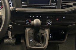 valkoinen Volkswagen Caravelle 2020 kuva 16.