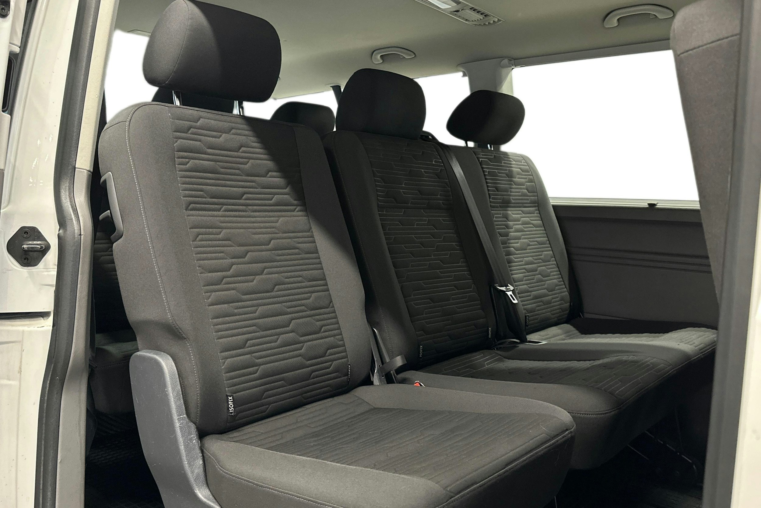 valkoinen Volkswagen Caravelle 2020 kuva 10.