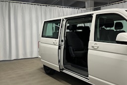 valkoinen Volkswagen Caravelle 2020 kuva 15.