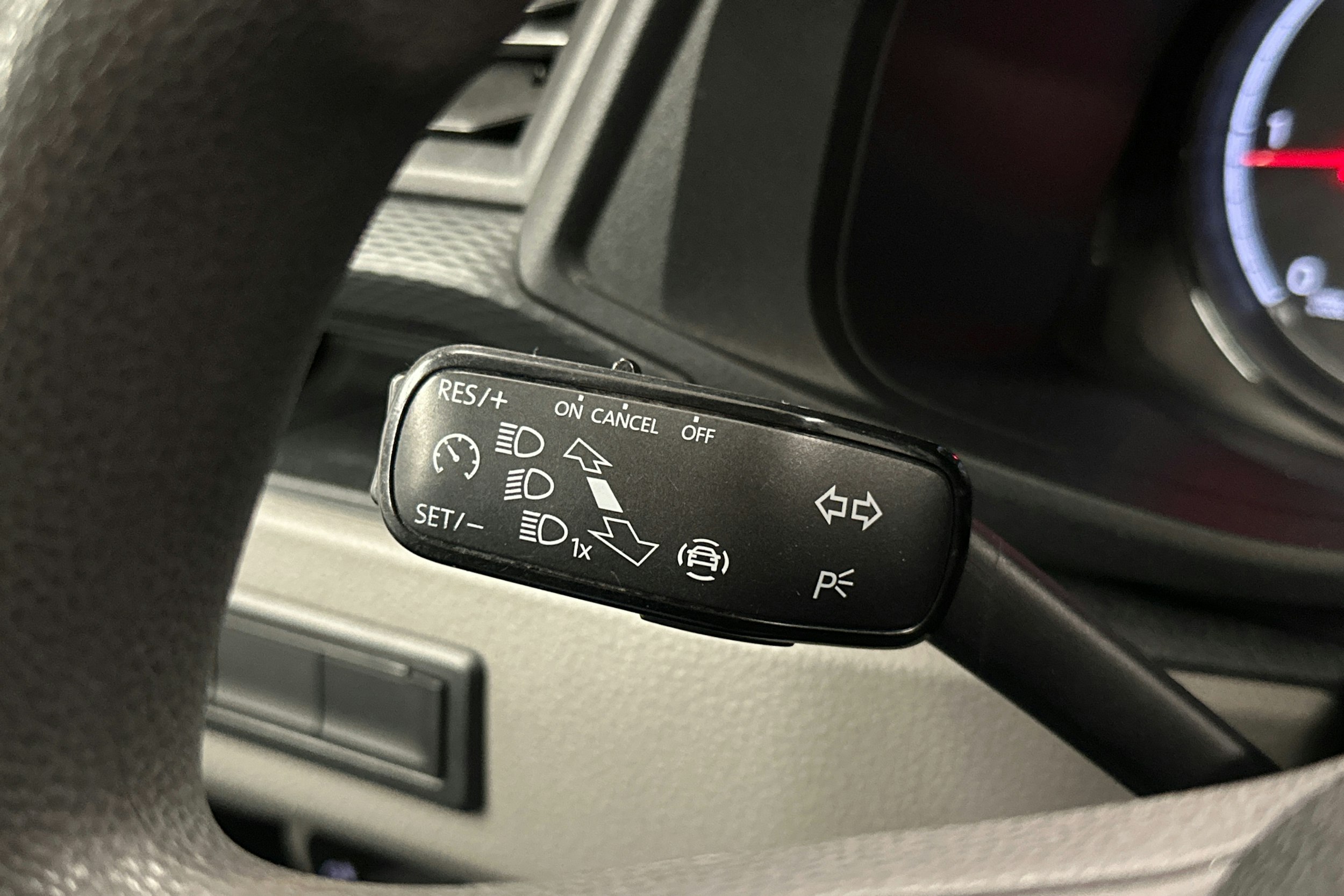 valkoinen Volkswagen Caravelle 2020 kuva 19.