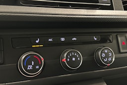 valkoinen Volkswagen Caravelle 2020 kuva 21.